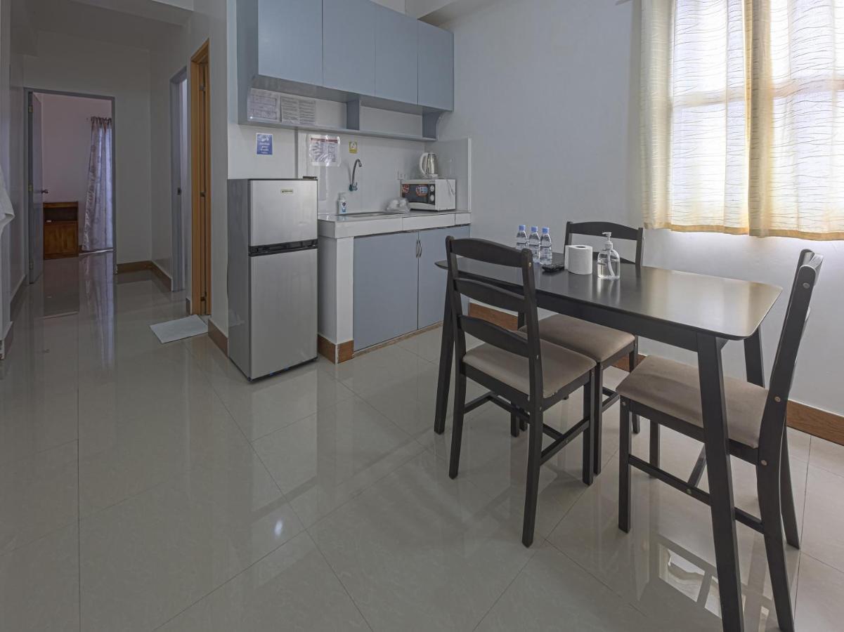 Alicia Apartment Paranaque City Exterior photo
